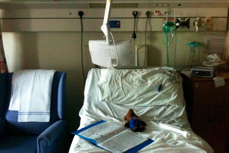 Co bardziej przygnębia: pobyt w szpitalu czy samotność w czterech ścianach?