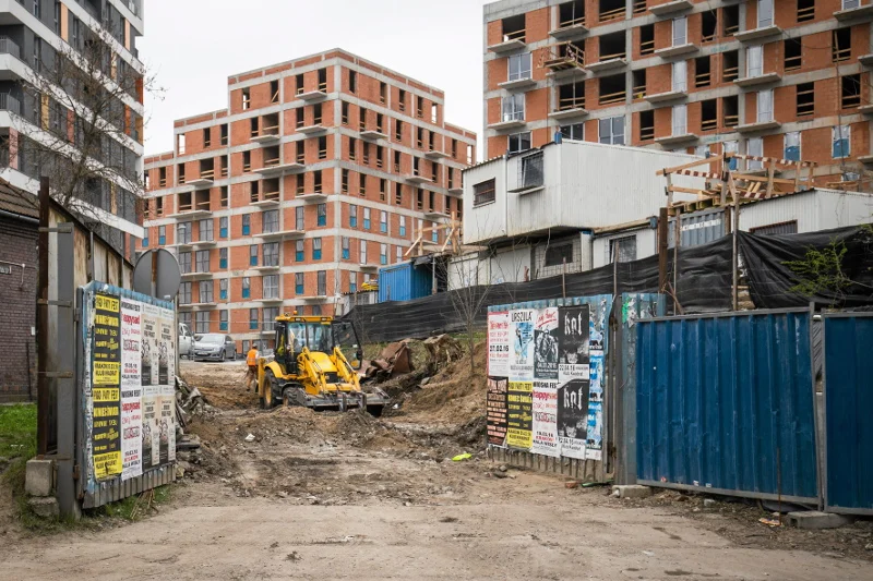 Mieszkania w Polsce powstają na potęgę. Powstaje pytanie, czy nie grozi nam kolejny krach na rynku nieruchomości.