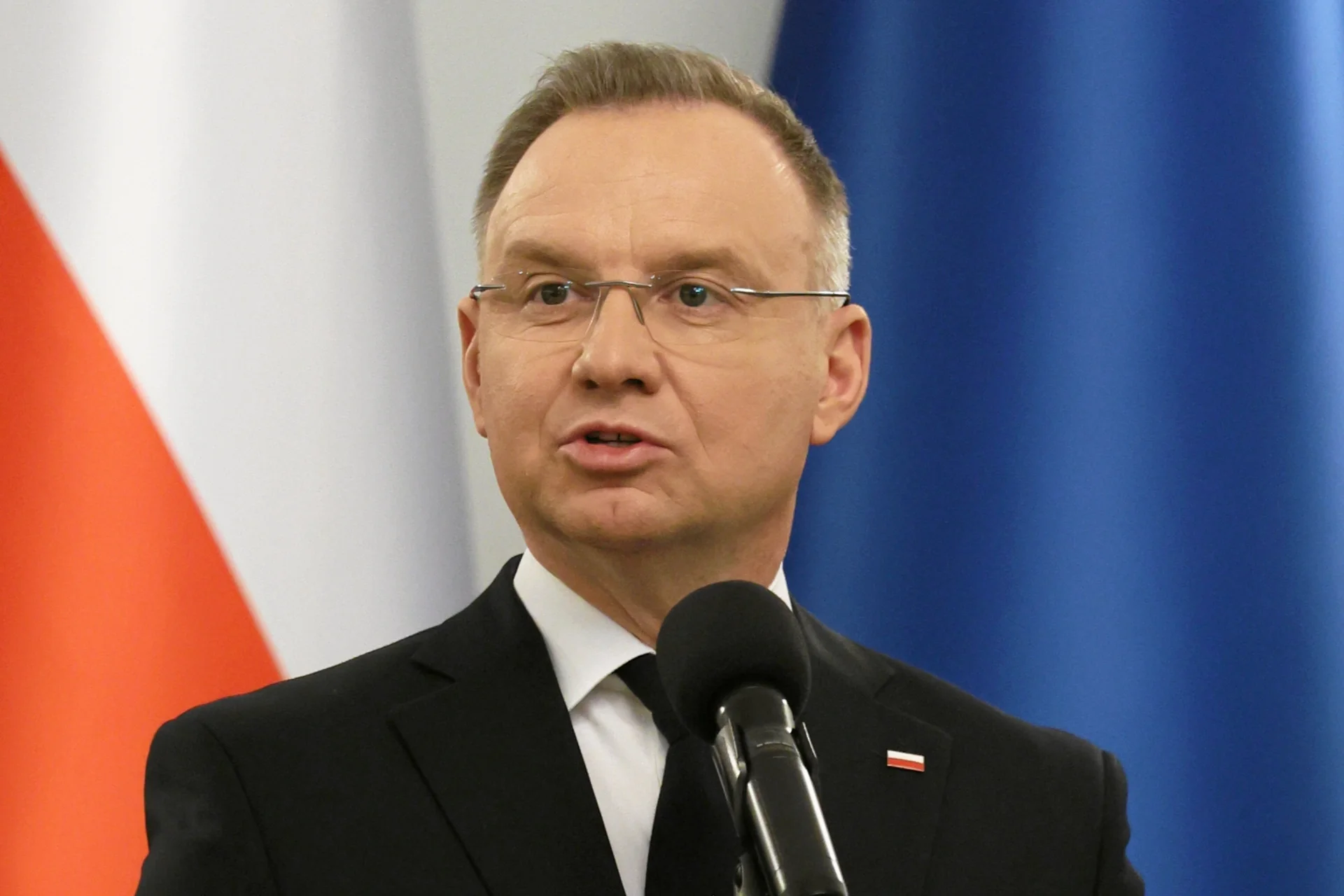 Duda był całkiem hojny na koniec kadencji. Takie premie dał pracownikom