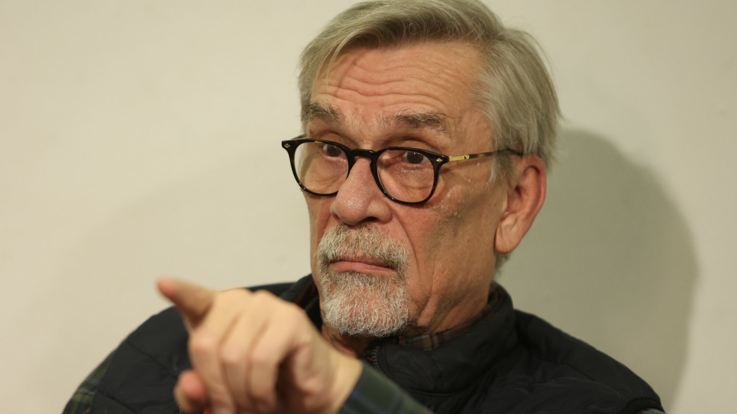 Felieton Żakowskiego w "Wyborczej" to próba wytłumaczenia się. Pisze o TVP