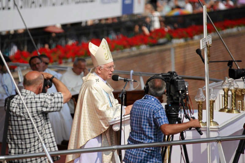Abp Wacław Depo przekonywał, że nie grozi nam państwo wyznaniowe.