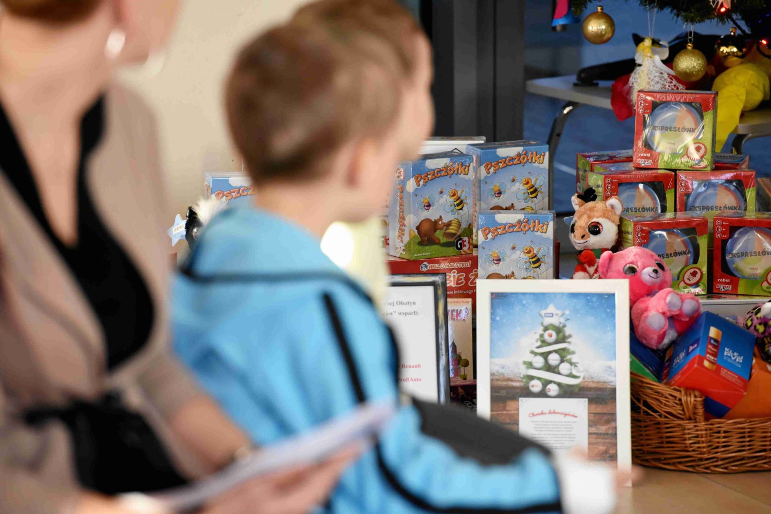 Święta Bożego Narodzenia powinniśmy spędzić z najbliższą rodziną. Taką rekomendację wydał minister zdrowia Adam Niedzielski w rozmowie z "Super Expressem".