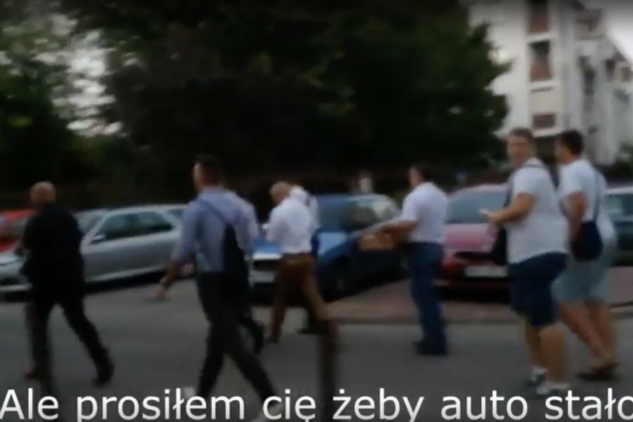 Patryk Jaki został przyłapany na użyciu rządowej limuzyny po spotkaniu z wyborcami na Gocławiu.