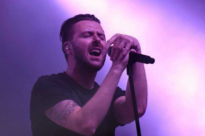 Peace, love, music - napisał Grzegorz Hyży i nie jedzie do Opola. Wielki bunt polskich artystów.