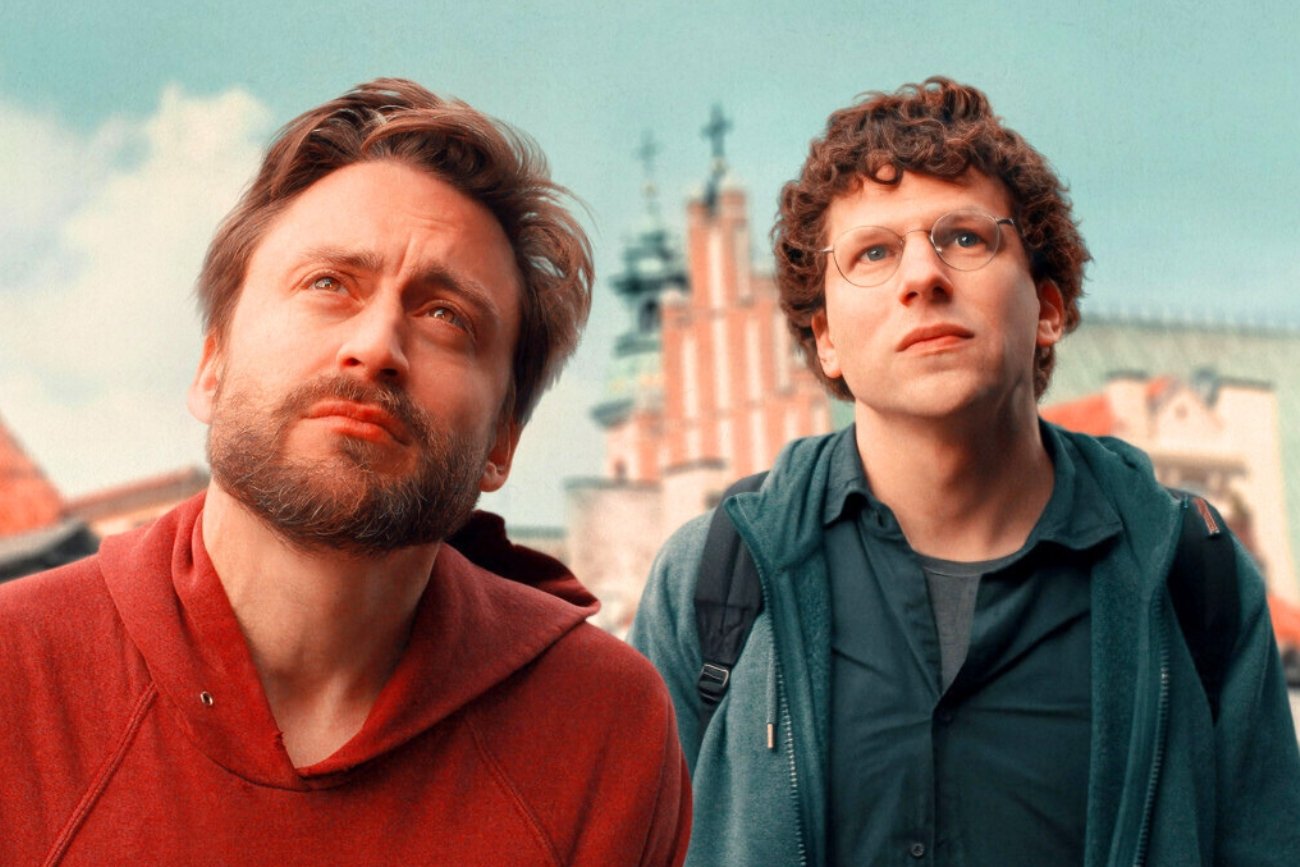 "Prawdziwy ból" już na VOD. Gdzie obejrzeć film Jessego Eisenberga?