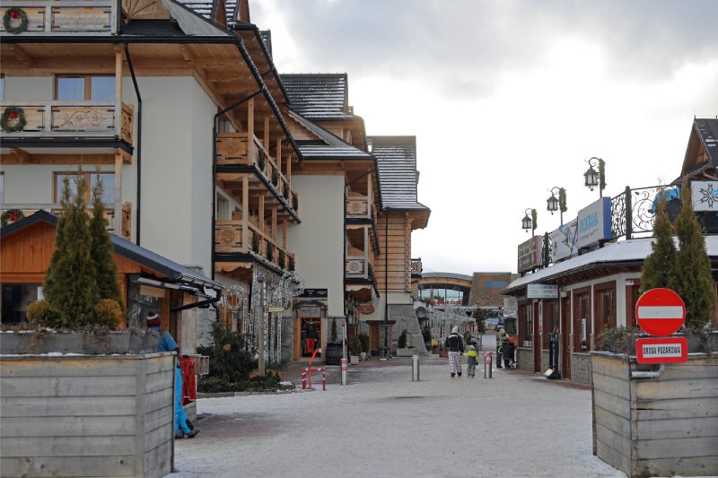 Czy Polski Holding Hotelowy zamierza przejmować hotele upadające przez kwarantannę narodową?