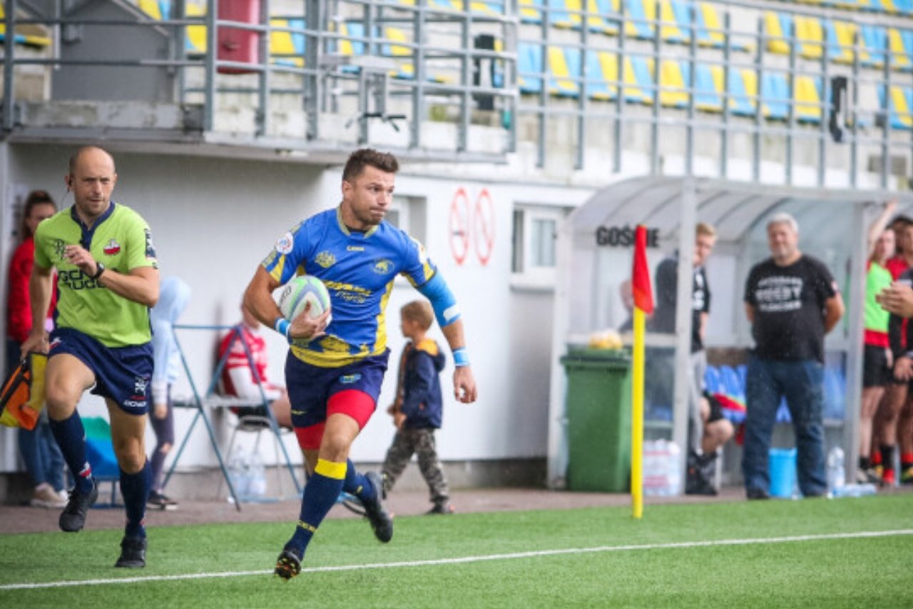 Arka Gdynia przegrała spektakularnie w rugby.