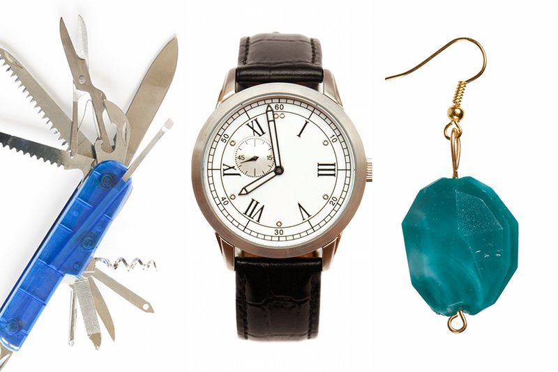 Nóż, zegarek, kolczyki. Prezenty zakazane