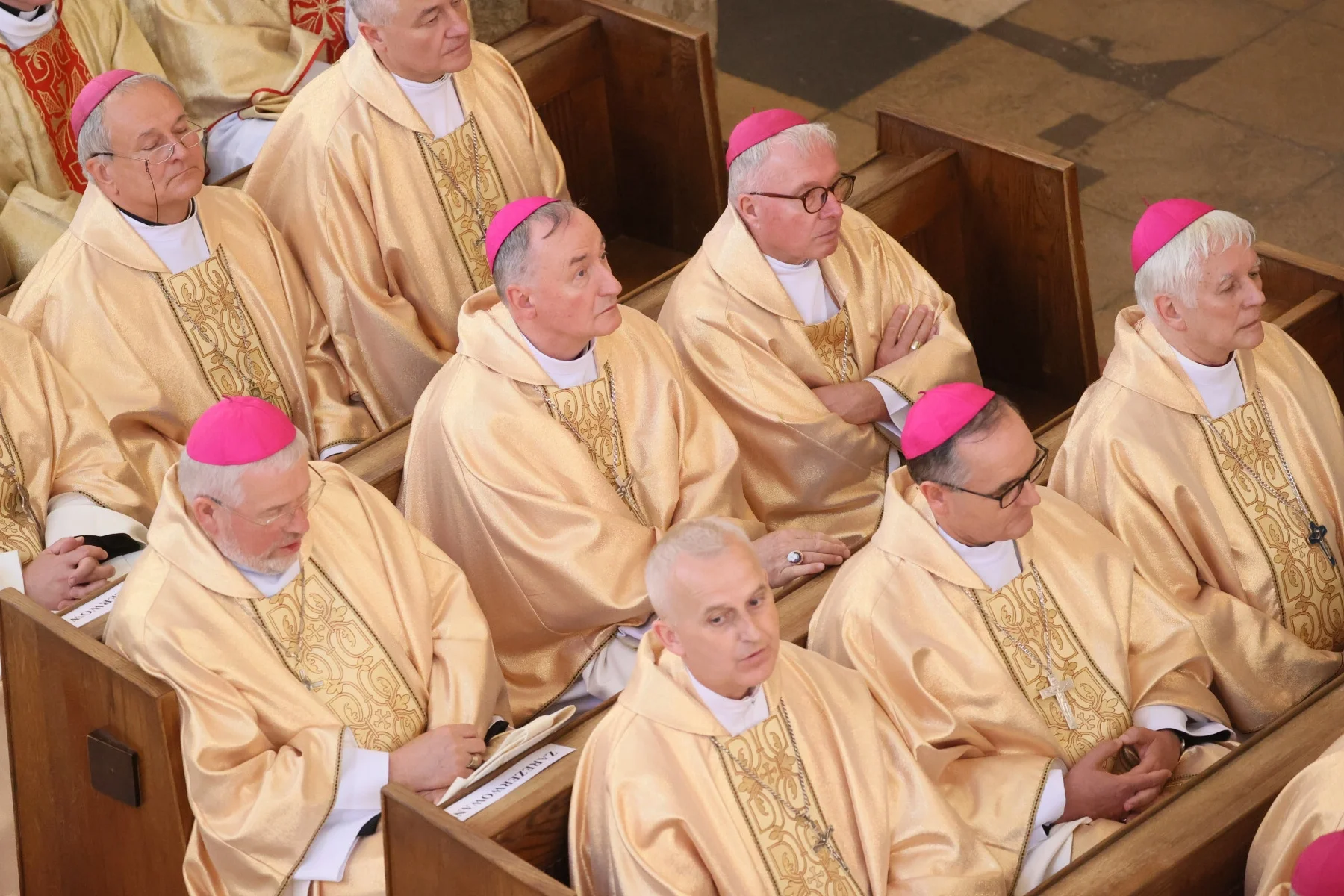 Rząd planuje mniej godzin religii w szkole. Ostry sprzeciw Kościoła.