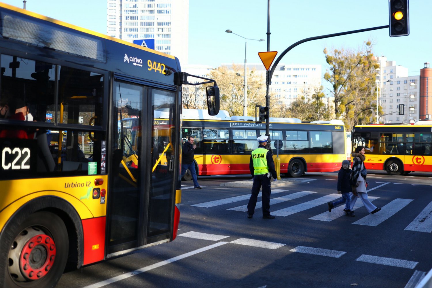 Kiedy do dwunastoletniej dziewczynki w pustym autobusie przysiadł się napastliwy mężczyzna zdecydowanie zainterweniował kierowca.
