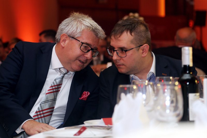 Przemysław Czarnecki razem z ojcem Ryszardem Czarneckim.