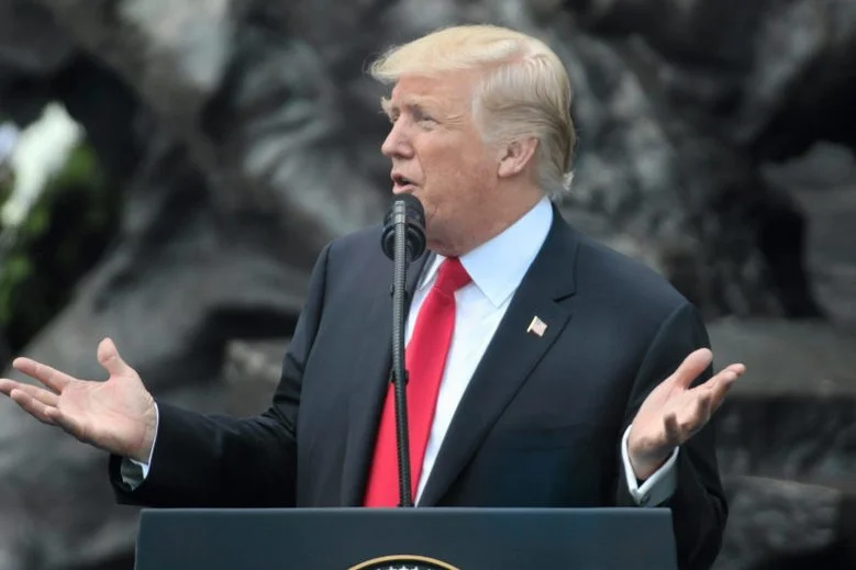 Donald Trump będzie musiał zakopać topór wojenny i wspólnie z Kanadą i Meksykiem zorganizować mundial 2026.