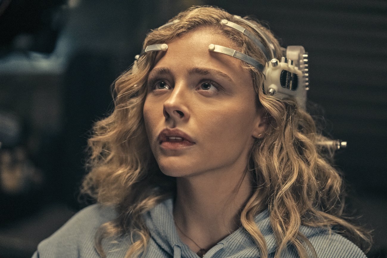 "Peryferal" to jeden z najciekawszych cyberpunkowych seriali ostatnich lat.