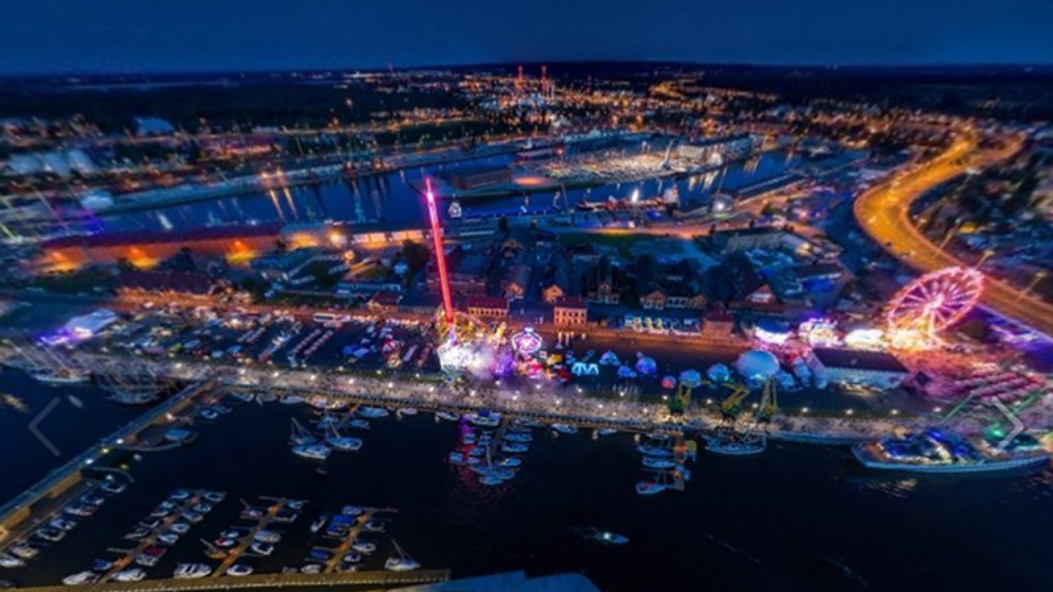 Nie zgadniecie jakie to miasto. Trochę ponad godzinę lotu z Warszawy. Leży w Polsce. Chodzi o Szczecin. Internauci wpadli w zachwyt. Panoramę 3600 stopni wykonaała firma – aerovideopl