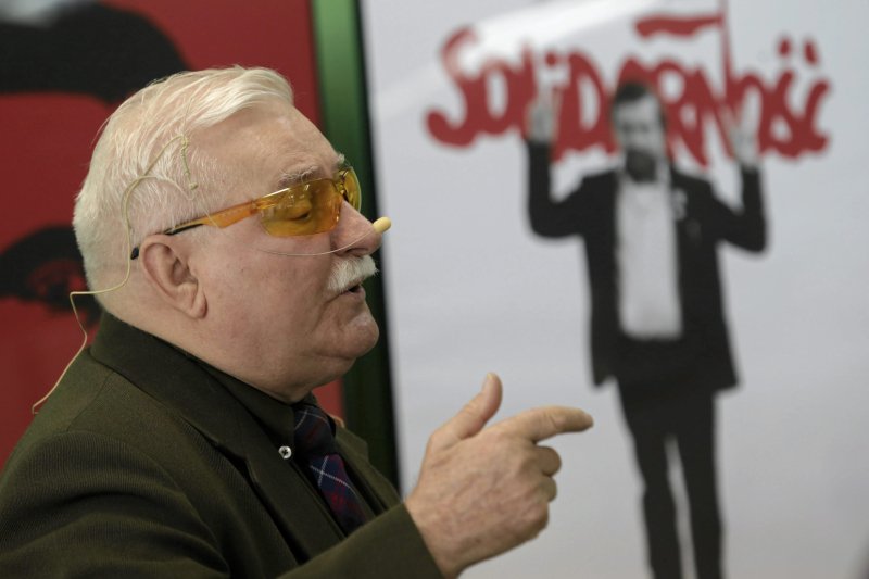 Prezydent Lech Wałęsa uruchomił kanał na YouTube. Mocne słowa do Kurskiego