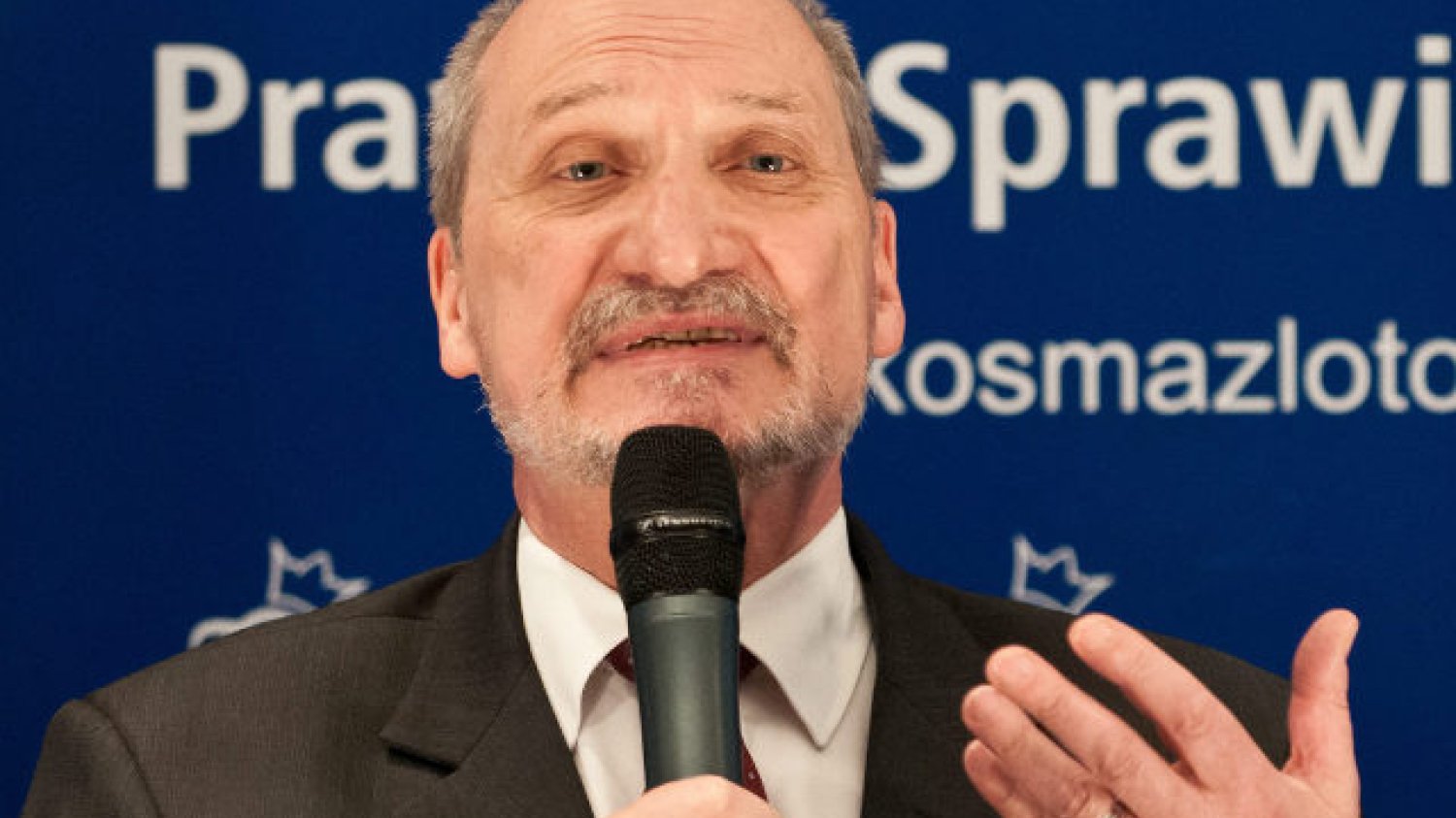 Antoni Macierewicz uważa, że zestrzelenie boeinga Malaysia Airlines jest zbrodnią wojenną, której dopuściła się Rosja
