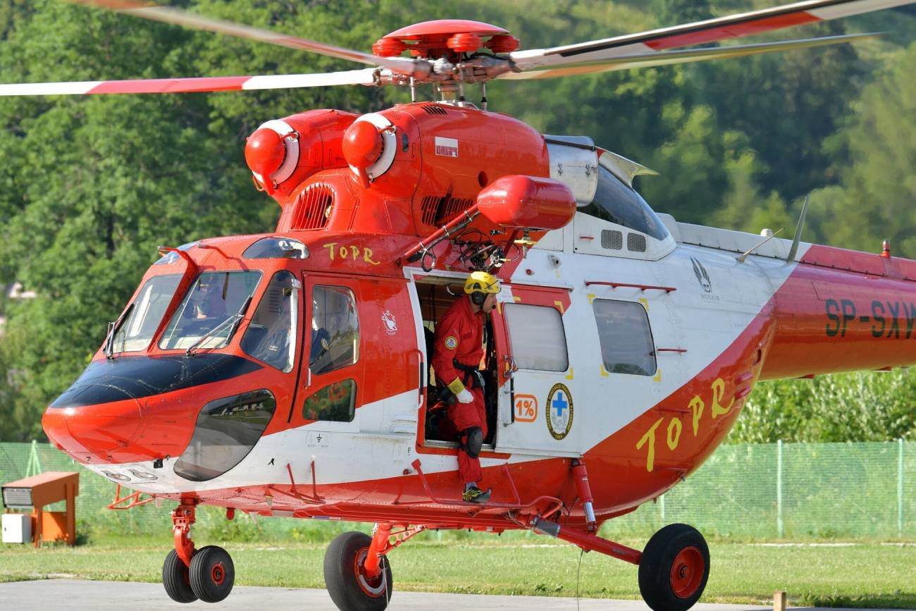 Koledzy zostawili turystkę na szlaku w Tatrach. Przyleciał po nią TOPR