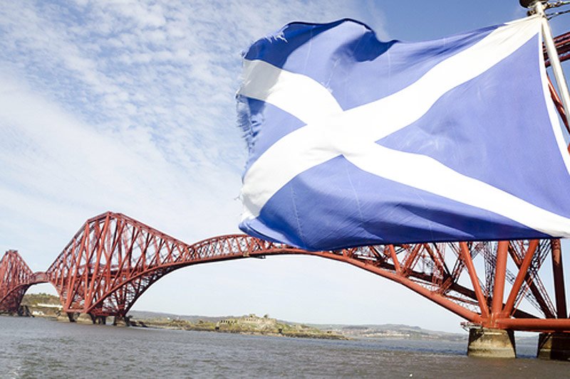 Wielka Brytania oferuje Szkotom więcej autonomii w zamian za rezygnację z niepodległości.