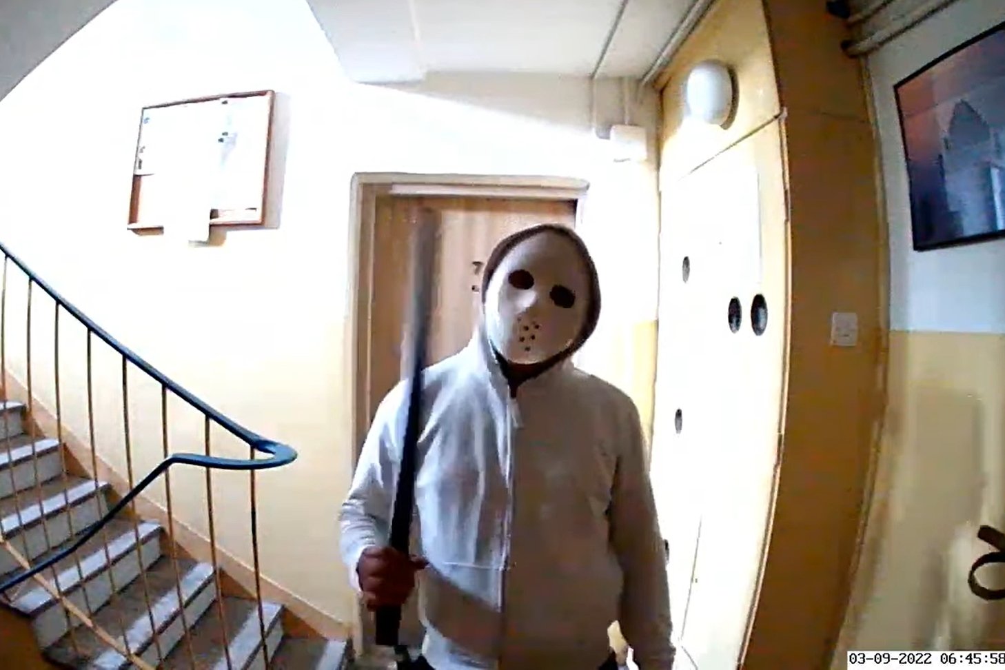 Września. Mężczyzna dręczył sąsiadów przez ponad dwa lata