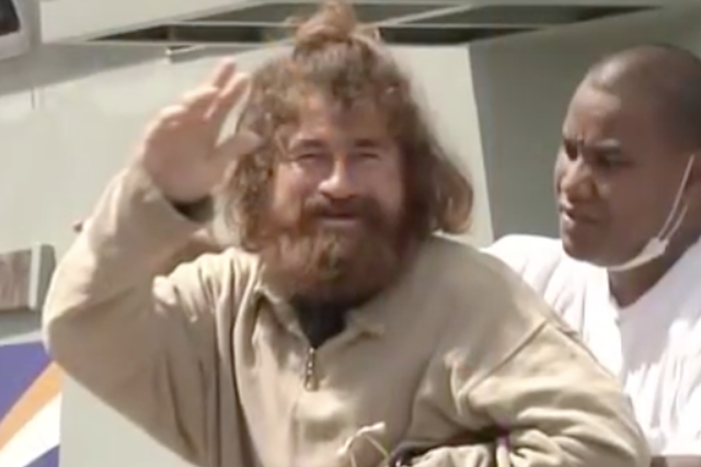 Rozbitek, który po 3 latach wrócił do domu, ma okazywać się kanibalem