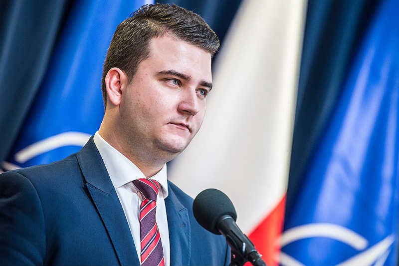 Bartłomiej Misiewicz to pierwszy imprezowicz Dobrej Zmiany.