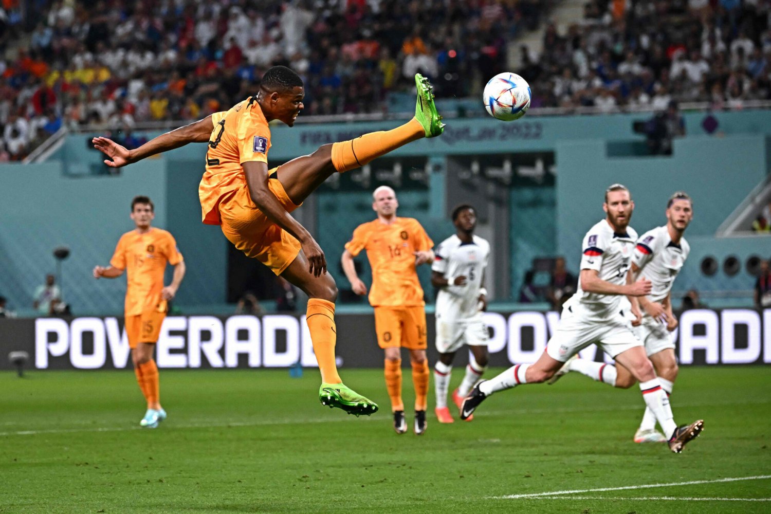 Mechaniczna Pomarańcza pożarła kolejnego rywala na MŚ. Amerykanie dostali lekcję piłki