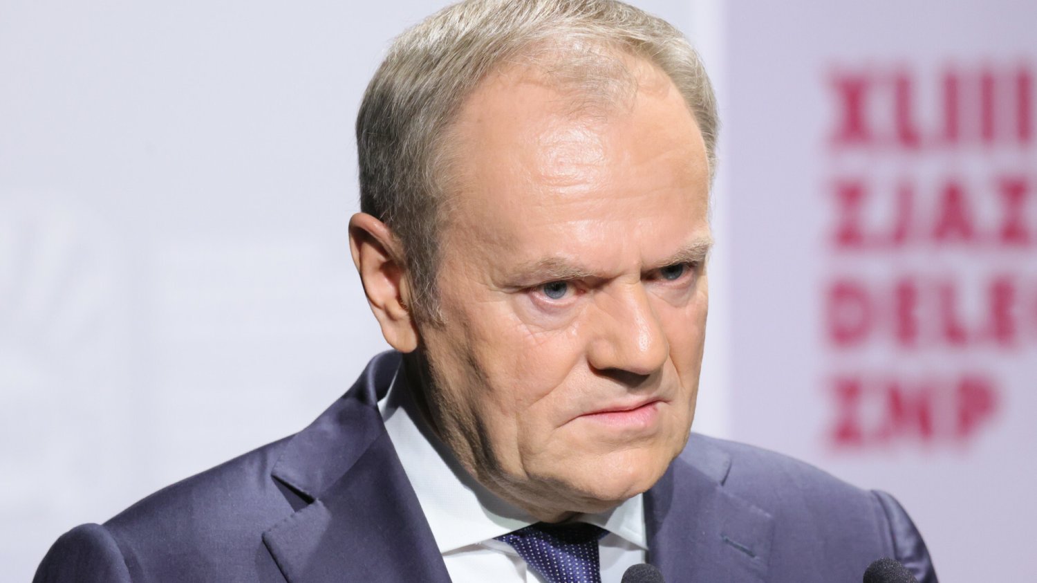 To alarm dla rządzących. Polacy ocenili ich pracę w najnowszym sondażu CBOS.