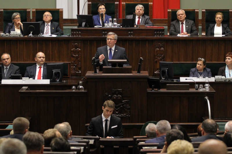 Bronisław Komorowski przed Zgromadzeniem Narodowym wezwał do dyskusji o wprowadzeniu euro.