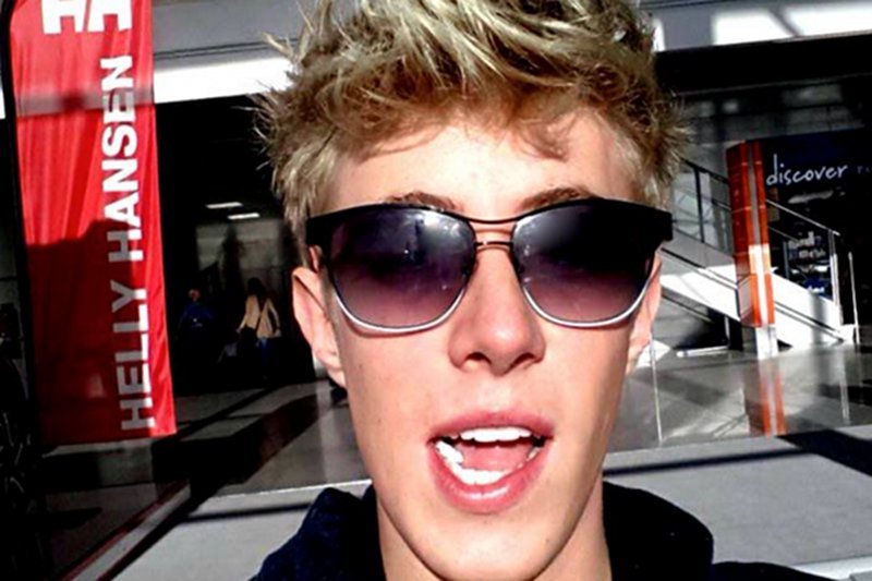 Piotr Kaszubski, młoda gwiazda biznesu, powinien trafić do aresztu. Tymczasem na jego zdjęciach na profilu facebookowym krat nie widać. Smutku też.