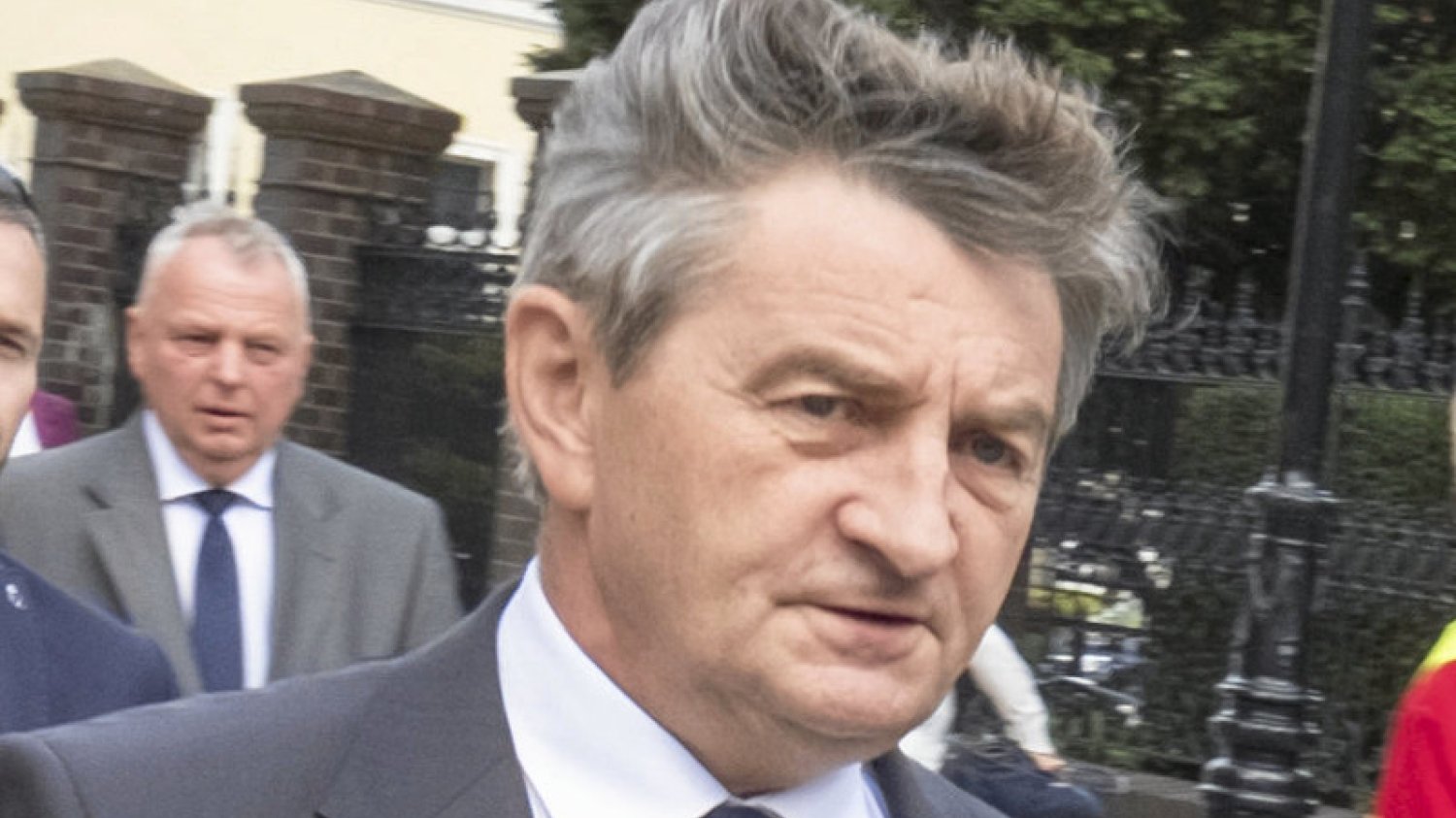 Loty Kuchcińskiego z rodziną. "Fakt": na ślub chrześnicy w dworku k. Przemyśla.