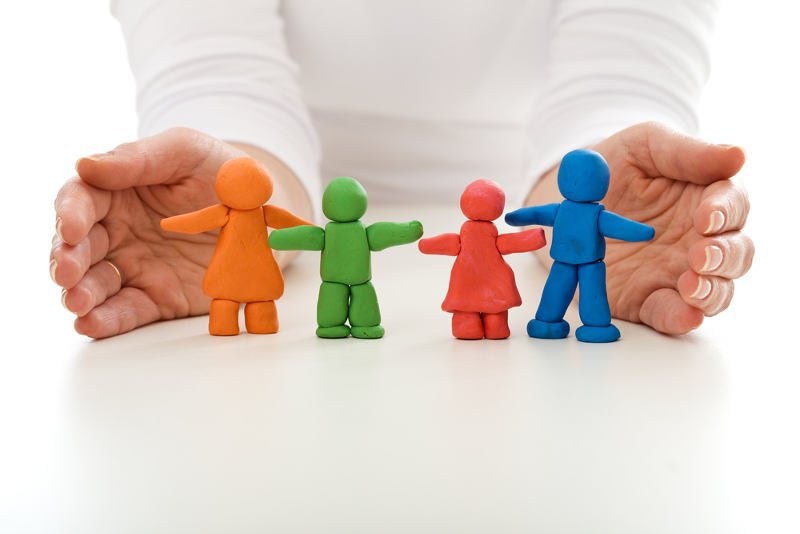 Odpowiedzialność w sferze więzi rodzinnych wiąże się ze świadomym planowaniem przyszłości i bezpieczeństwa swojej rodziny. Jednak Polacy wciąż częściej ubezpieczają swój majątek, niż życie i zdrowie.