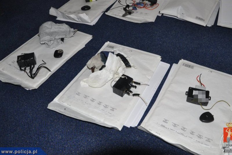 Policjanci skonfiskowali taksówkarzom nielegalne urządzenia