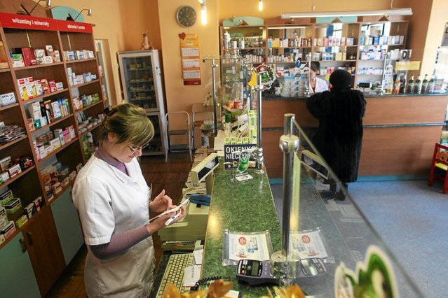 Farmaceuta nie ma prawa odmówić pacjentowi sprzedaży środka antykoncepcyjnego.