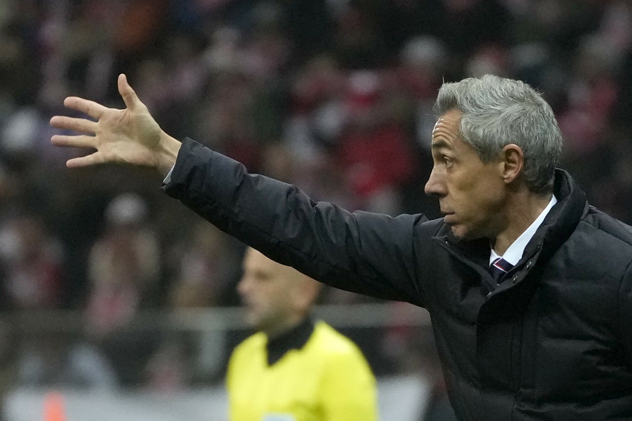 Paulo Sousa w dużej mierze przyczynił się do poniedziałkowej porażki Biało-Czerwonych z Węgrami.