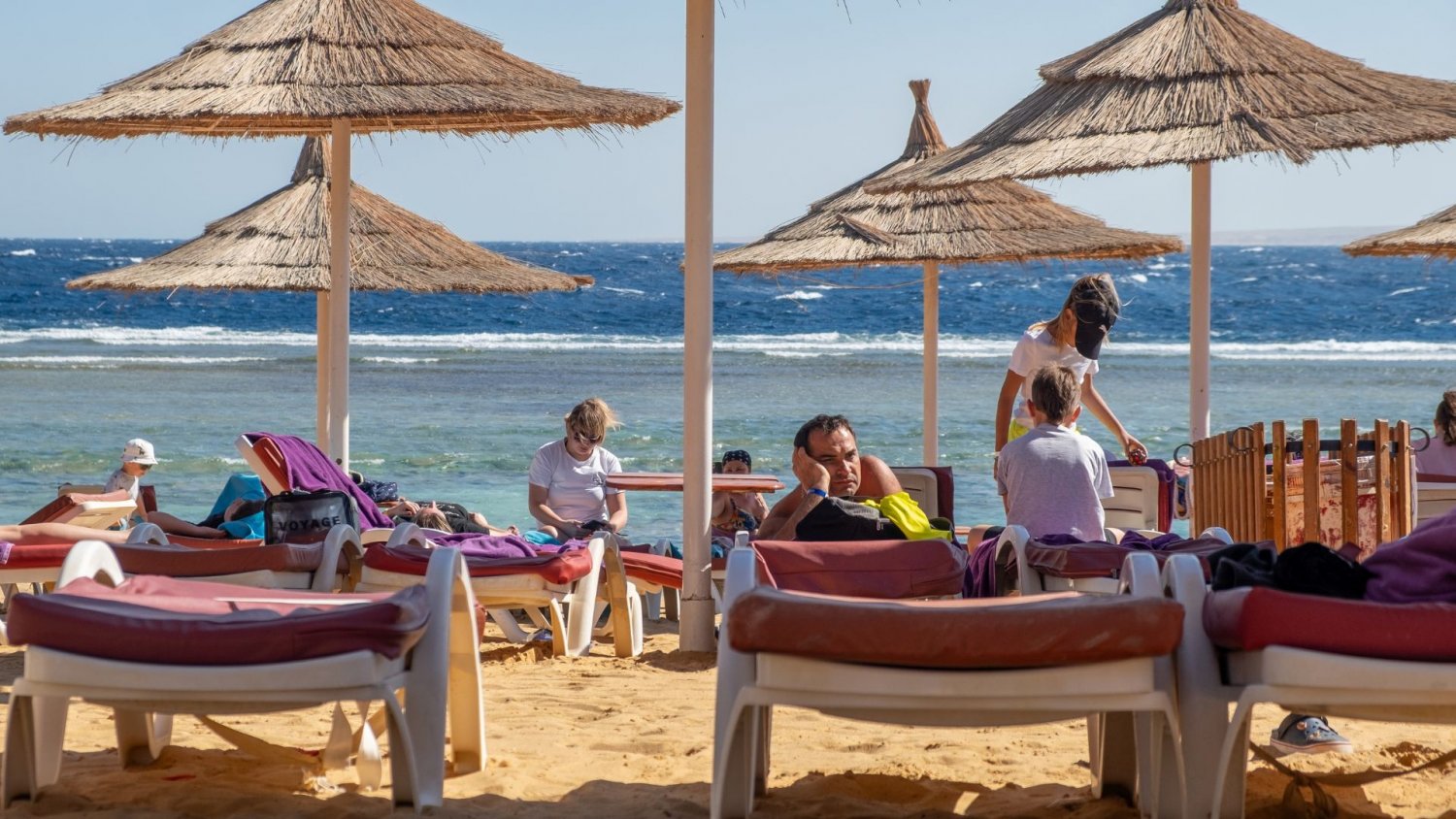 Egipt zamknie sklepy i restauracje o 21:00. Wiadomo, co z turystami