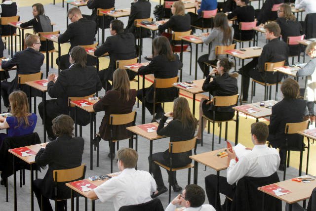 W tym roku maturę zdało 71 procent absolwentów szkół ponadgimnazjalnych