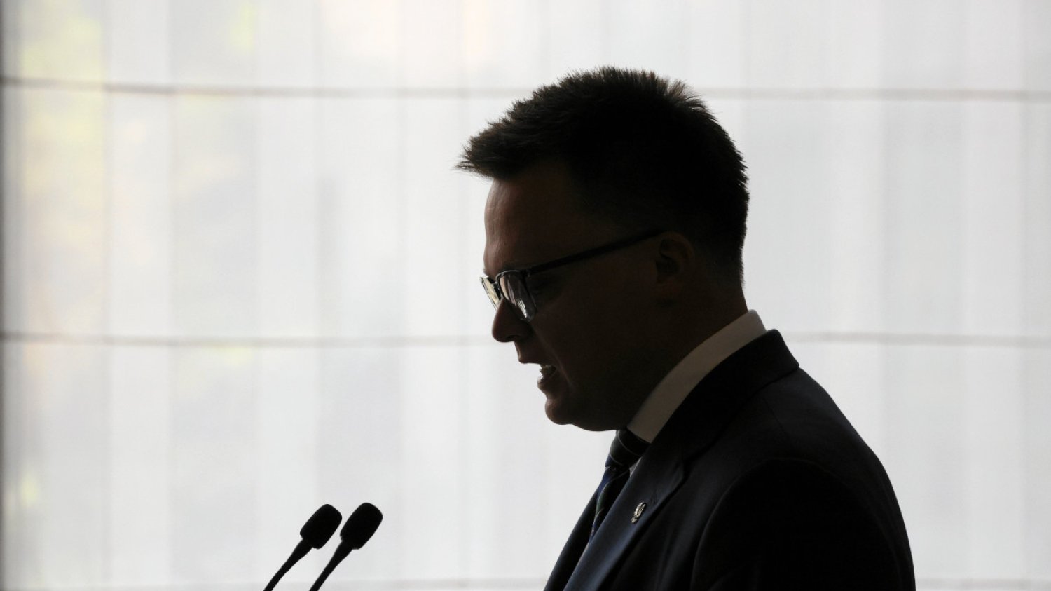 Byli wpatrzeni w Szymona Hołownię. Tak czują się dziś jego partyjne doły.