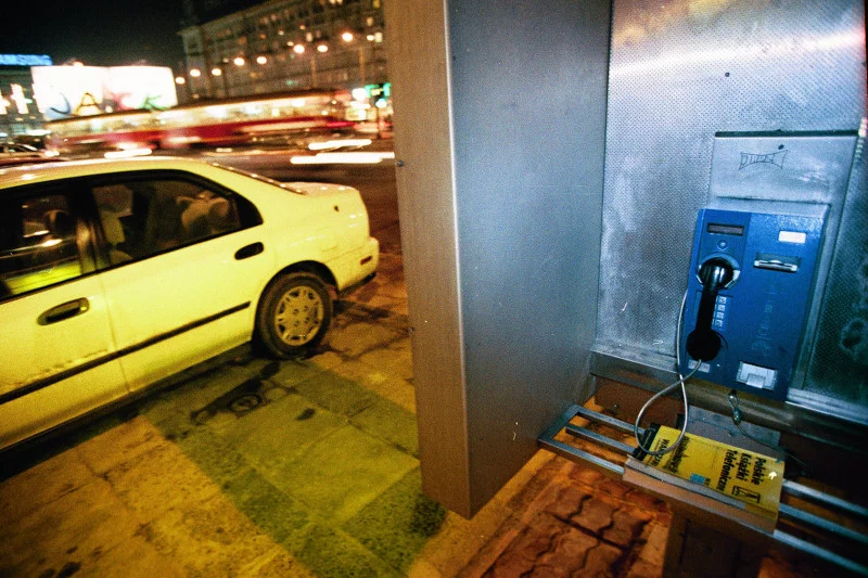 Budka telefoniczna z książką - 1997 rok.