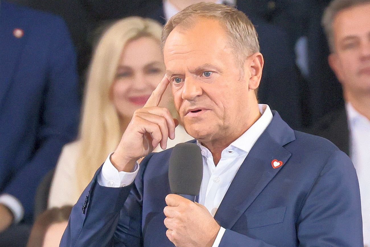 Tusk chce zablokować migrantom prawo do azylu. W ten sposób problemu nie rozwiąże