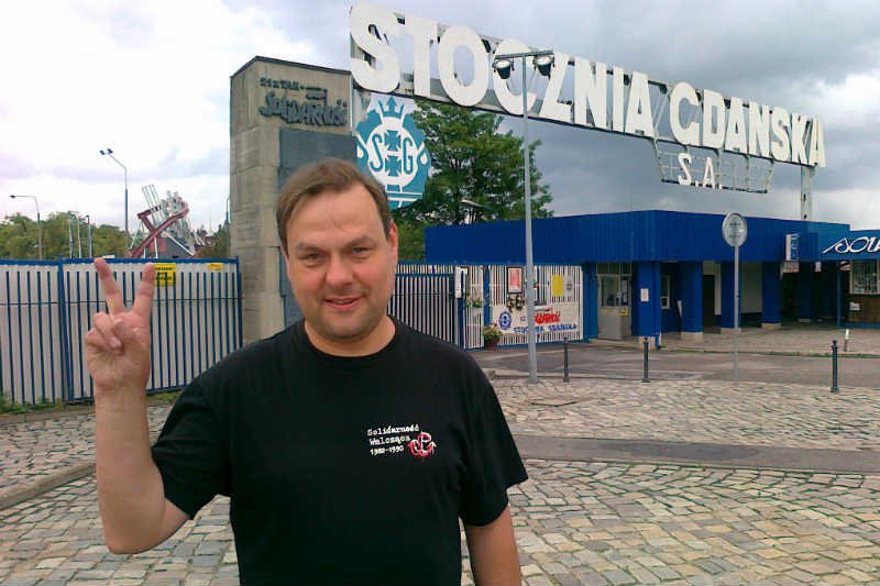 Robert Majka, członek Trybunału Stanu, pisze o "czipowaniu ludzi przez Watykan" i chce pociągnięcia do odpowiedzialności Lecha Wałęsy i Bronisława Komorowskiego.