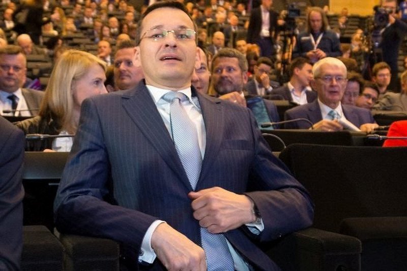 Wicepremier i minister finansów Mateusz Morawiecki ma nowy plan na uszczelnienie systemu podatkowego. Z biurowców i galerii handlowych chce wyciągnąć 27 mld złotych.