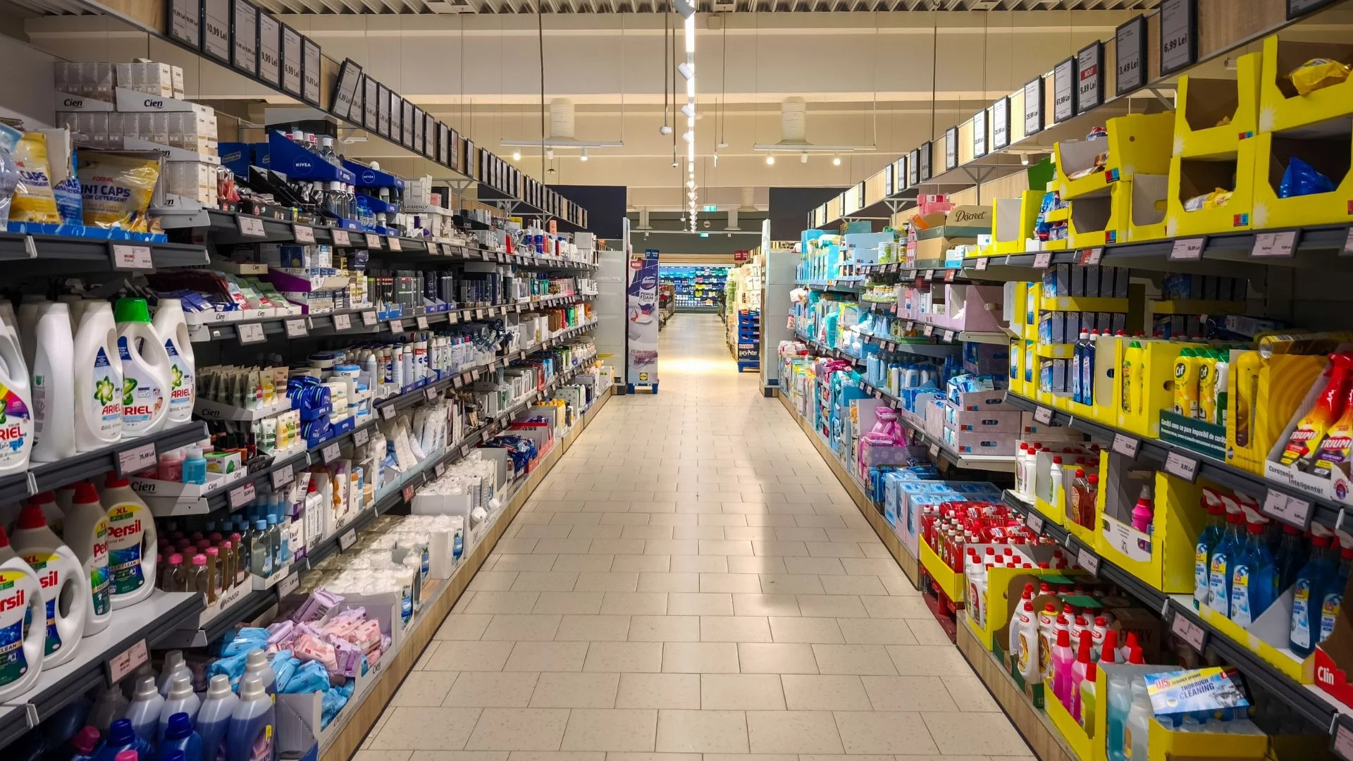 Lidl tnie ceny podstawowych produktów. Biedronka nie mogła pozostać w tyle