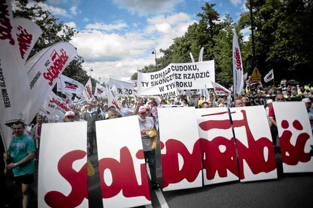 "Solidarność" nie będzie się ograniczać tak jak do tej pory do gwizdków i palenia opon