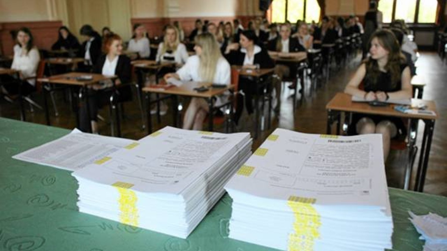 NIK alarmuje: egzaminatorzy robią błędy przy sprawdzaniu arkuszy maturalnych.