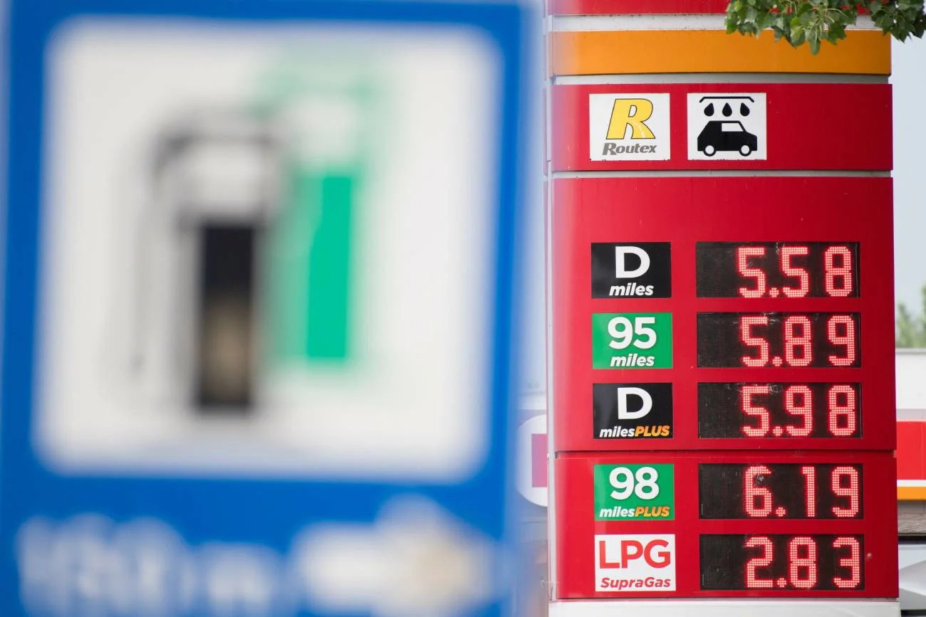 Dlaczego paliwa są tak drogie? Wyjaśniamy, co składa się na cenę benzyny, diesla i LPG. Dlaczego paliwa są tak drogie? Wyjaśniamy, co składa się na cenę benzyny, diesla i LPG