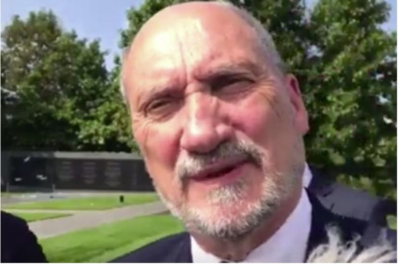 Akademia Sztuki Wojennej chciała zamówić piwo za... 360 tys. zł. Antoni Macierewicz, szef MON zdymisjonował jej kanclerza.