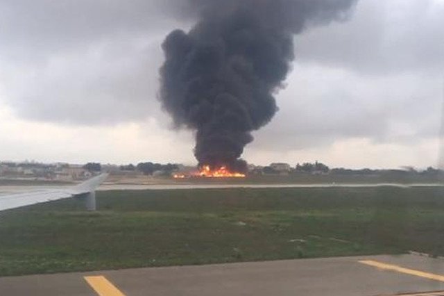 Metroliner rozbił się w pobliżu pasa startowego lotniska Luqa na Malcie