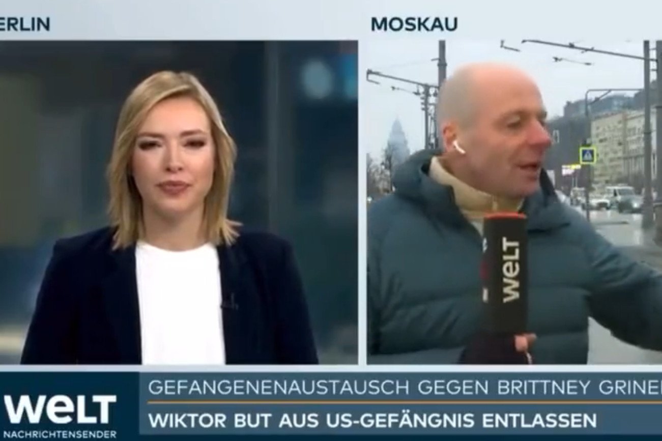 Incydent na antenie niemieckiej telewizji. Rosjanin rzucił się na kamerę.