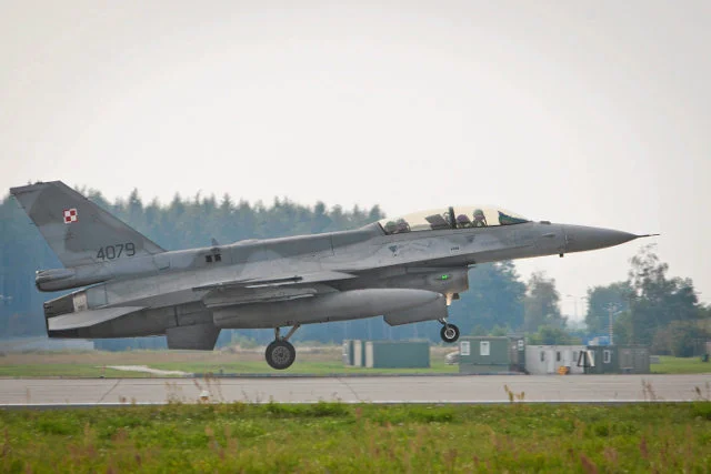 10 lat temu w Krzesinach lądowały pierwsze polskie myśliwce F16.
