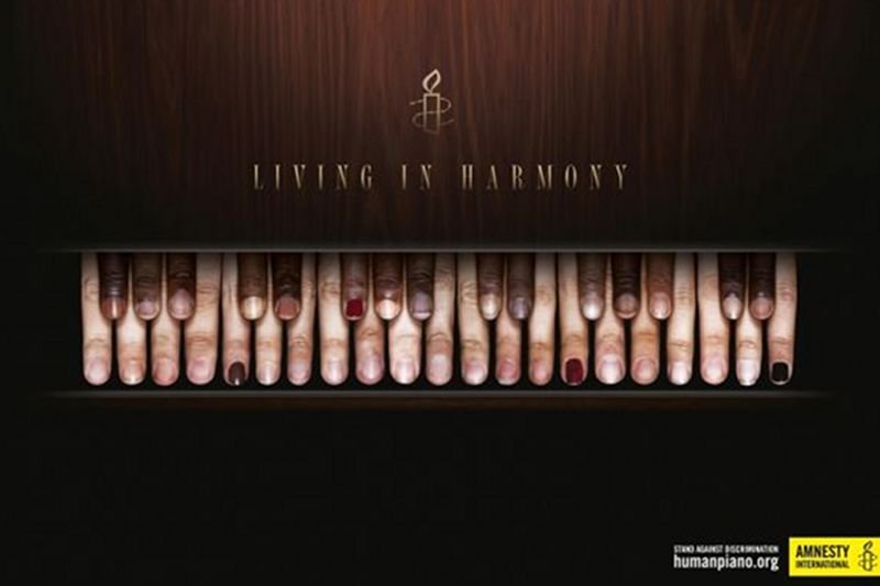 "Human piano" to element kampanii Amnesty International pod hasłem "Fight Discrimination in Europe"